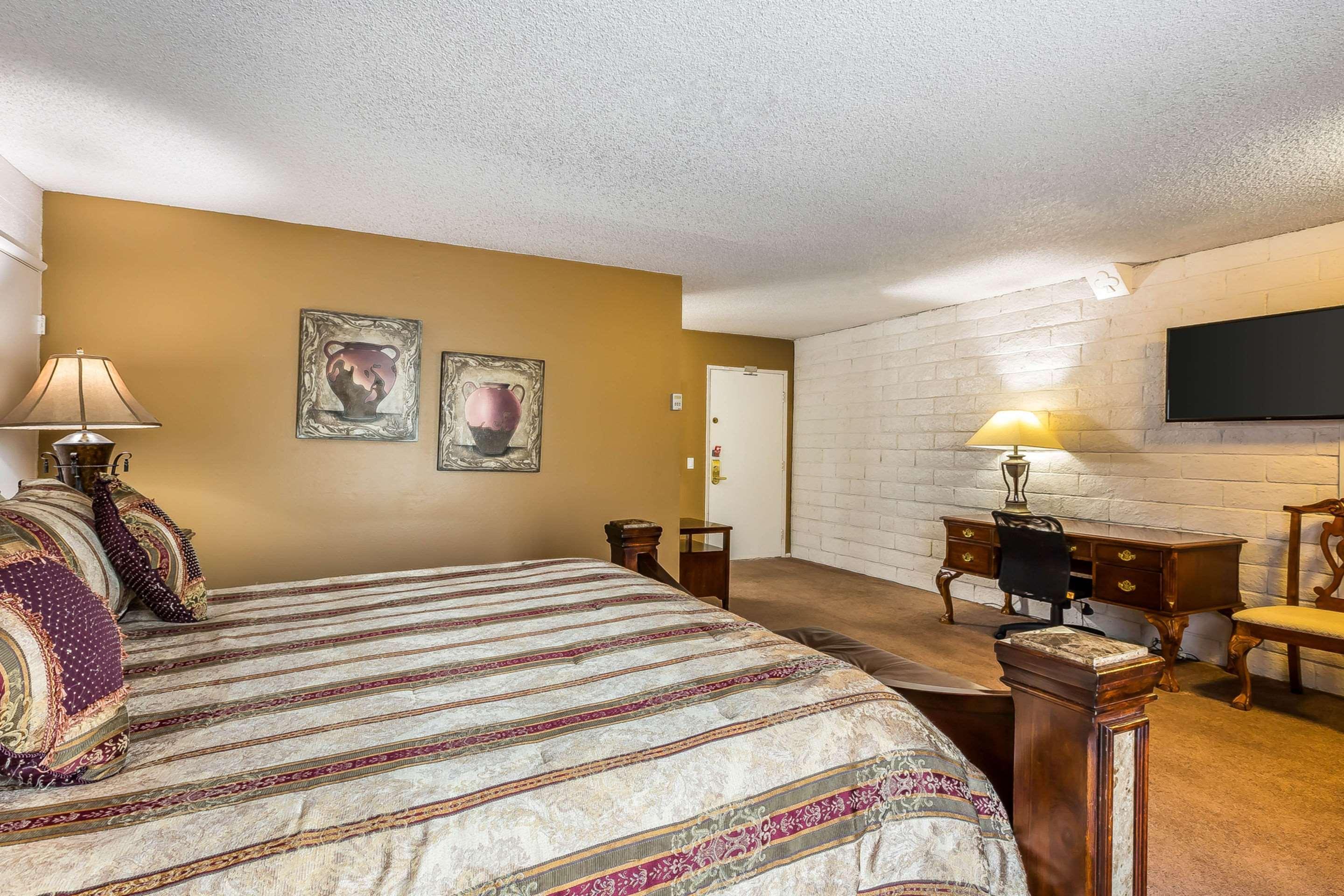 Econo Lodge Lake Elsinore Casino Εξωτερικό φωτογραφία