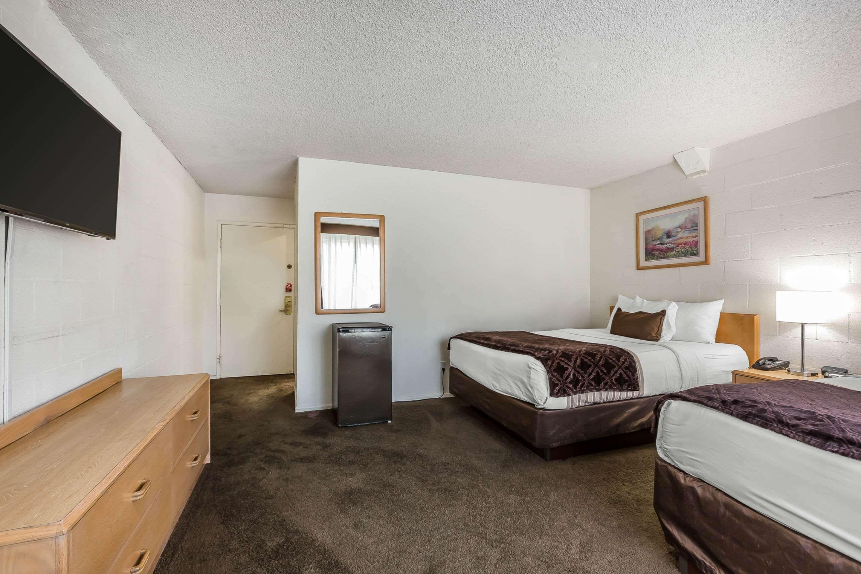 Econo Lodge Lake Elsinore Casino Εξωτερικό φωτογραφία