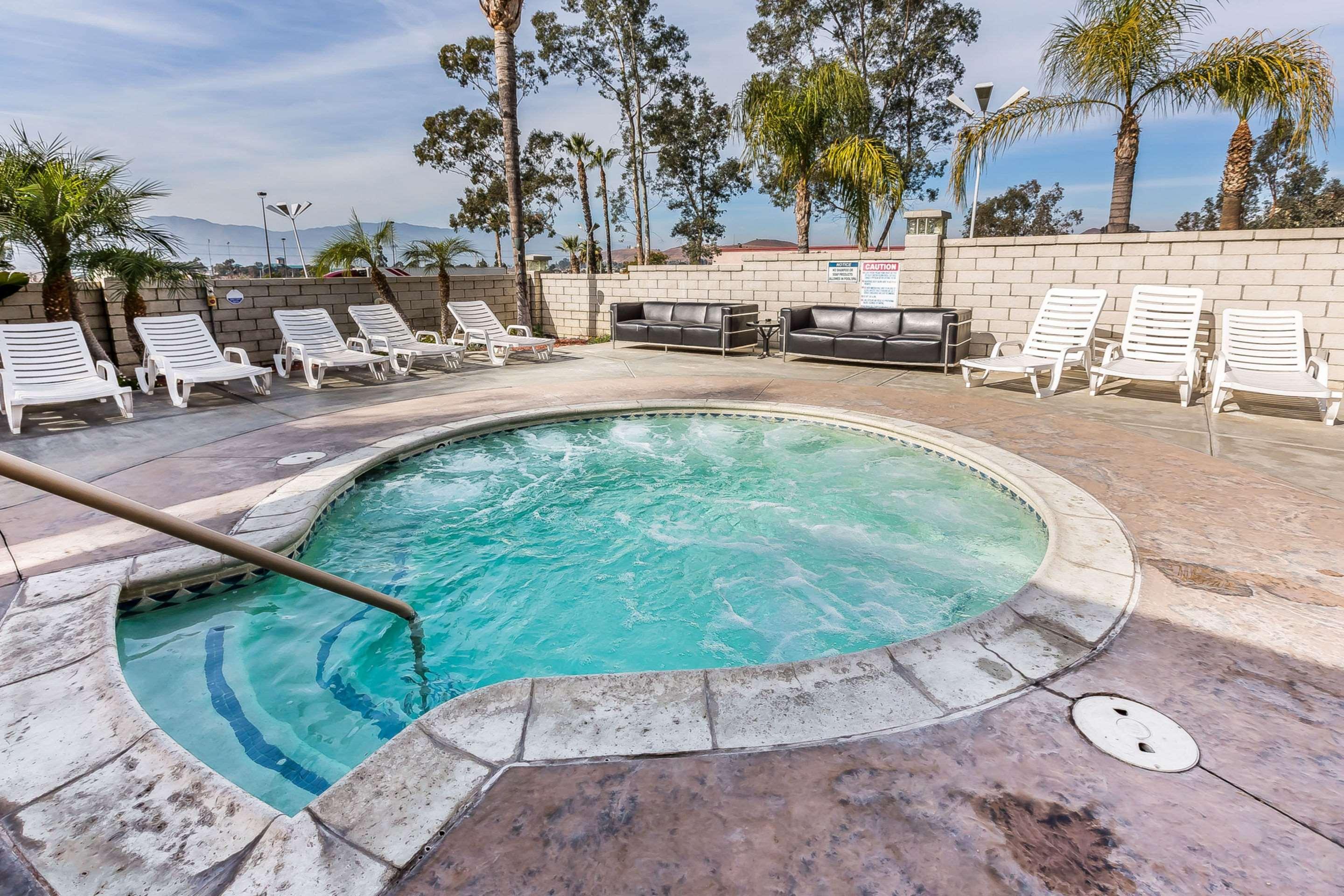 Econo Lodge Lake Elsinore Casino Εξωτερικό φωτογραφία